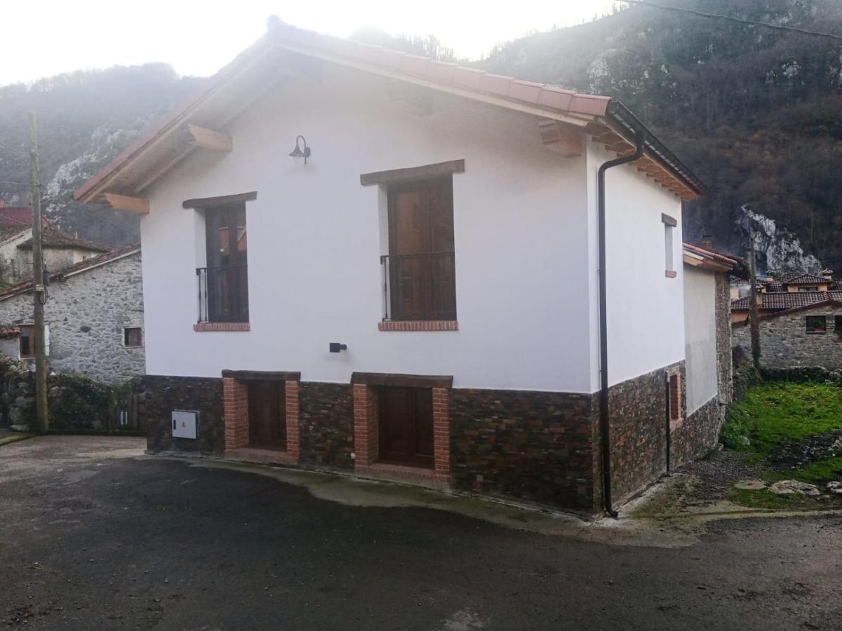 Casa Rural Gueilones, Parque Natural De Ponga Sobrefoz Buitenkant foto